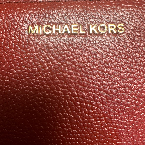 Michael Kors red zippered wallet wristlet phone case. $118 MSRP NWT - Picture 5 of 13